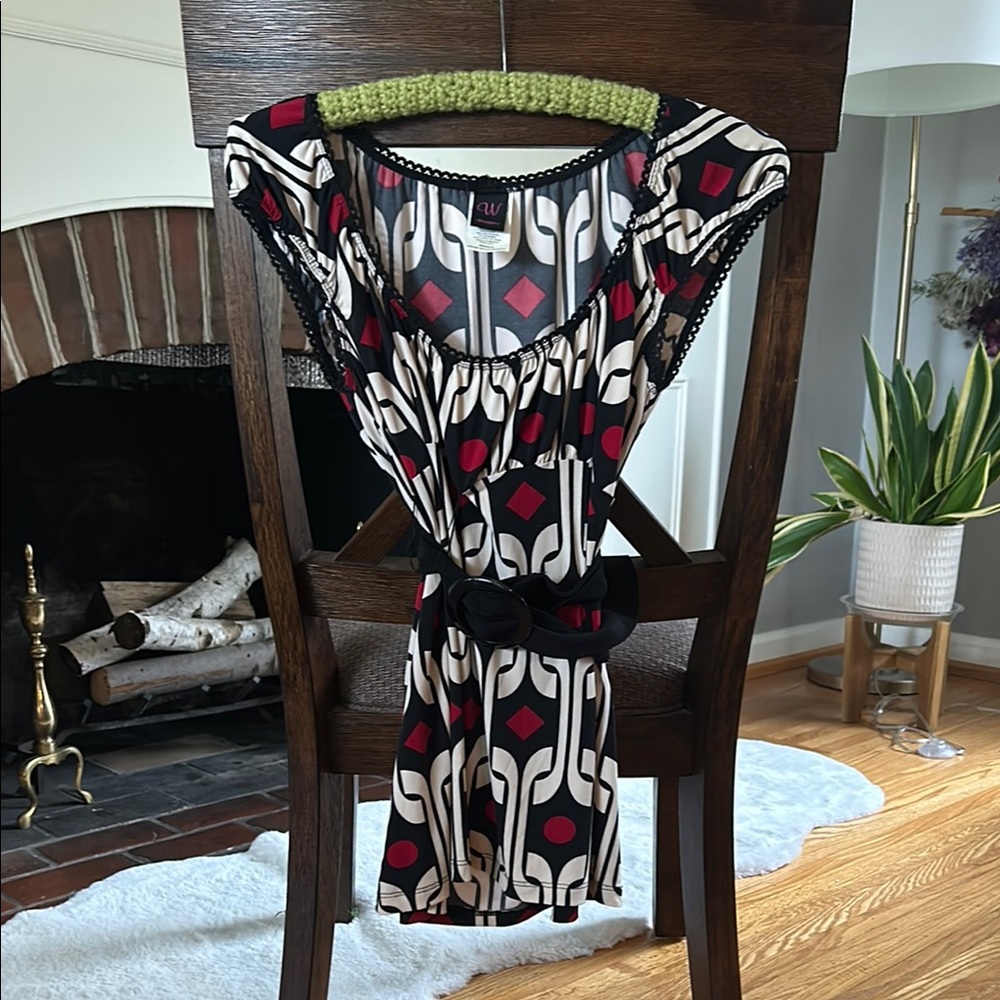Chic Geometric Blouse with Belt